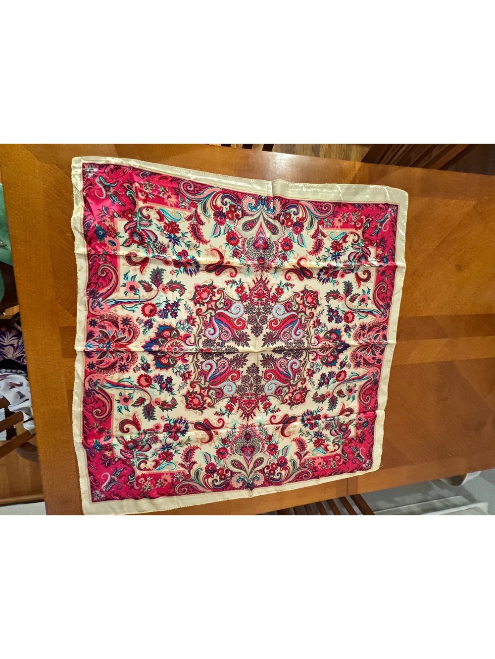 Vintage Floral Pattern Square Scarf with Cream Border 345